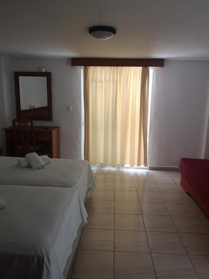Gatos Beach Hotel Pefkochori Exterior photo